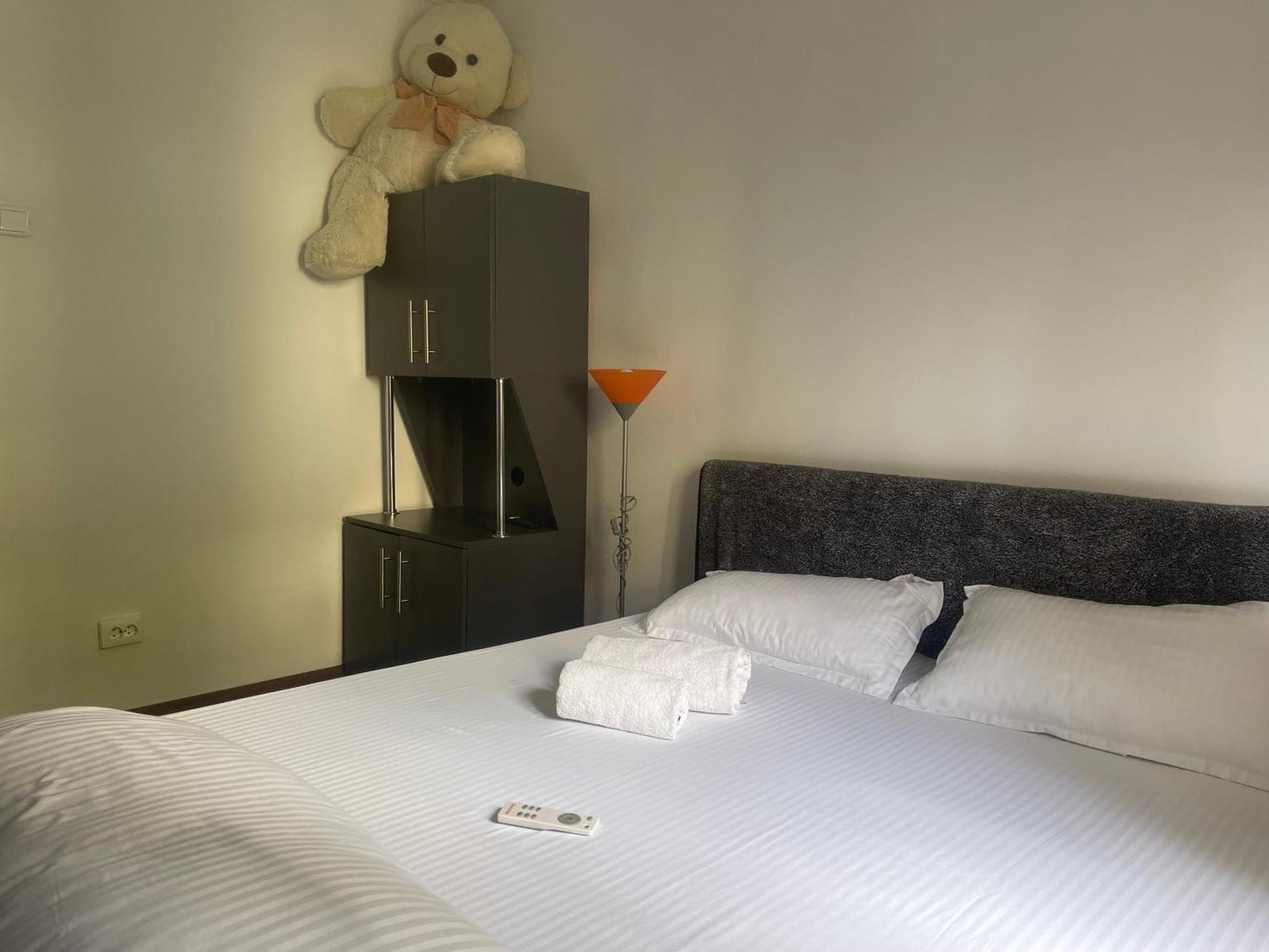 Carlitos Apt Râmnicu Vâlcea Buitenkant foto